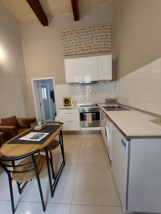 Central & Cozy - 1 Bedroom Apartment Valletta Dış mekan fotoğraf